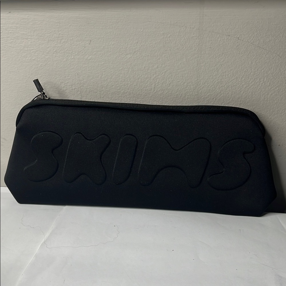 SKIMS Structured Neoprene Soot Travel Long Zip Clutch Pouch Bag - New with Tags - Picture 2 of 9
